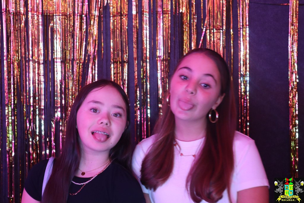 ../Images/Jeugd Opwarmbal Photobooth 260.jpg